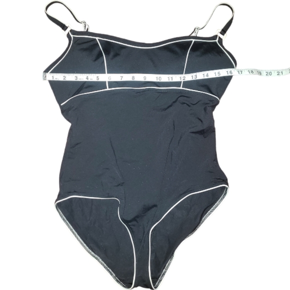 Huit Plage Minimalist Black White Trim One Piece Bathing Suit 36/L C - Picture 14 of 17